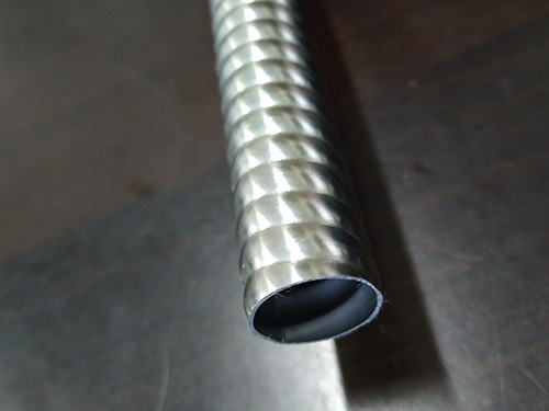 Stainless steel threaded tube
